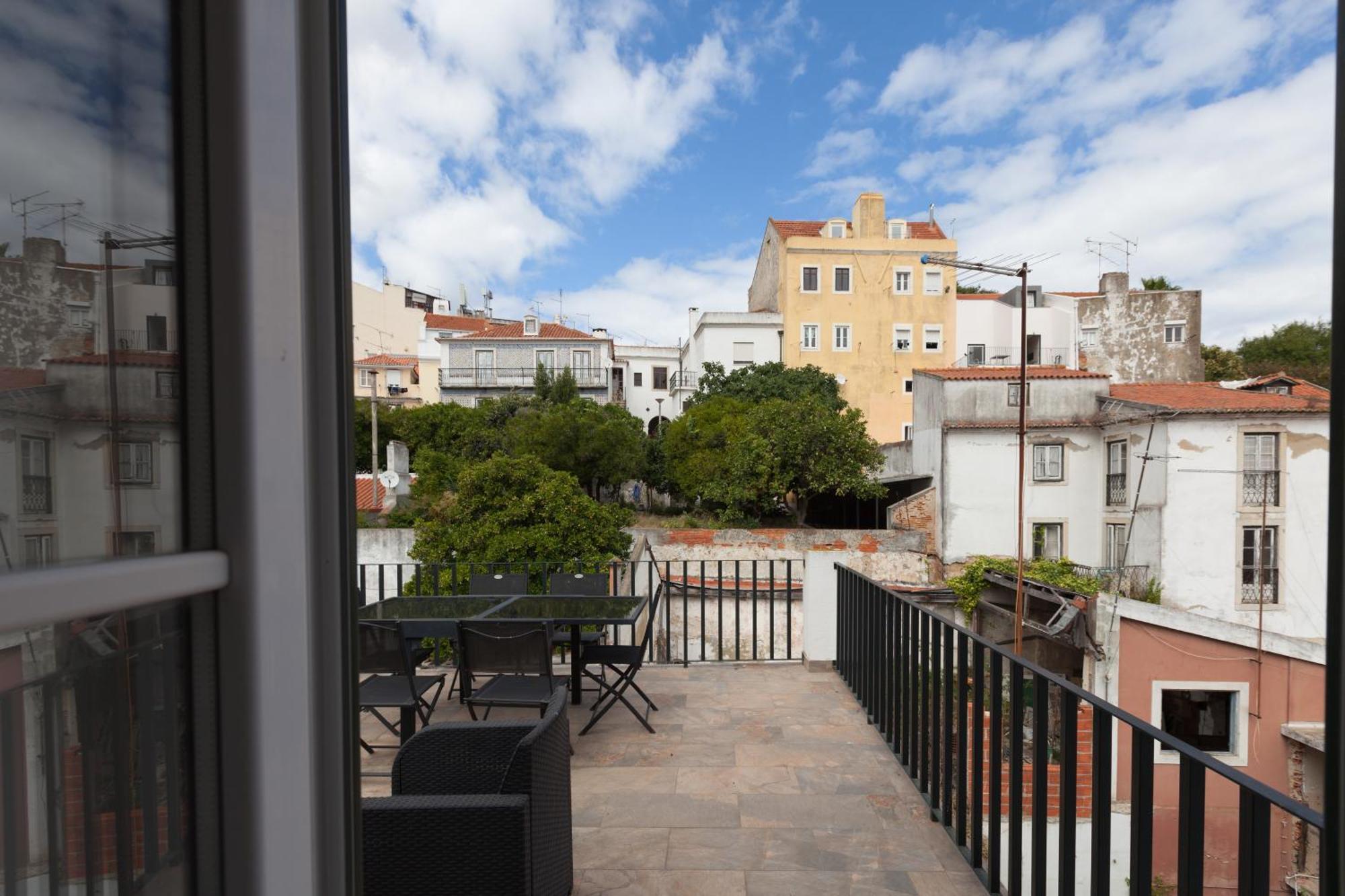 Flh Portas Do Sol Duplex With Terrace * Lissabon